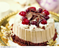 巧克力白奶油樱桃生日蛋糕高清图片