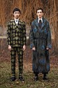 Alexander McQueen Fall 2017 Menswear Fashion Show : The complete Alexander McQueen Fall 2017 Menswear fashion show now on Vogue Runway.