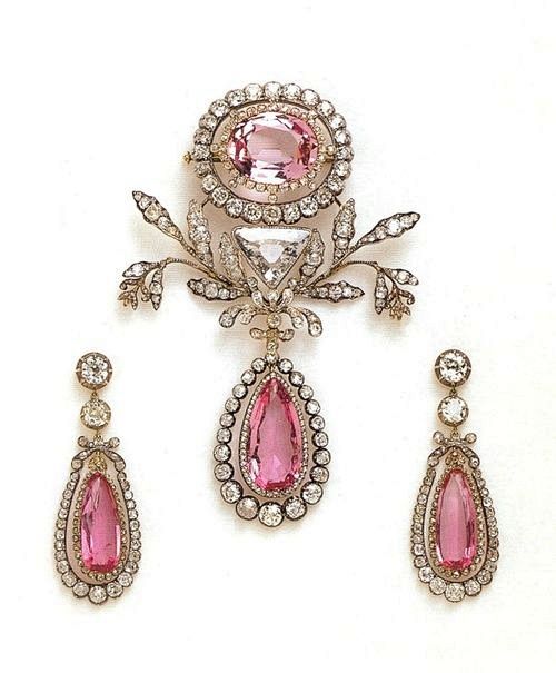 西洋古董粉红托帕石珠宝