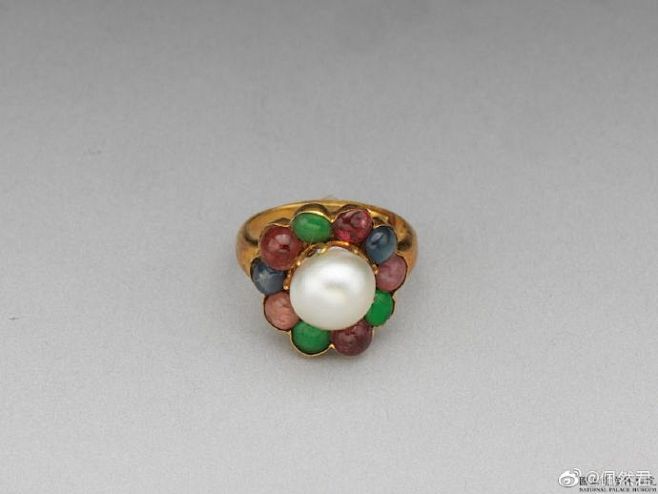 清金嵌珠宝戒指台北故宫博物院藏