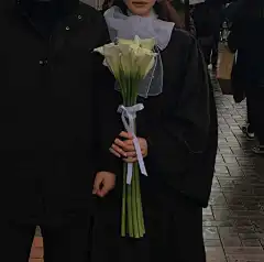 像风行了千里，不问归期。
所以我叫遥遥有归期，喜欢拥抱，热爱生活，也是你，都是你。#壁纸#头像