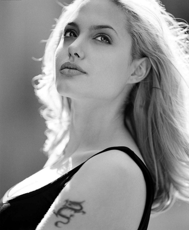 zuoy从男神男转采于2015-05-29 22:50:25安吉丽娜·朱莉(美)beautiful