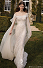✨RoseQueen新品预告✨

    
2021FW全新发布 “Bridal Elegance”新系列，延展一贯的时髦摩登和轻盈飘逸的气质，迷人的浪漫，柔和、流畅，有光泽度，每一件都像是童话中来的一样。

#婚纱礼服#  ​​​ ​​​​...展开全文c