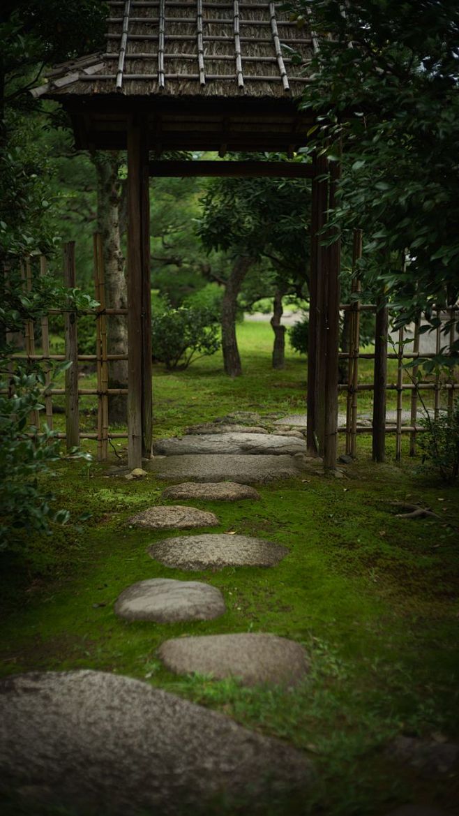 渉成園 蘆庵前 KYOTO, JAPAN...