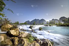 美丽的瀑布在Ngoc Con公社，中庆区，曹邦省，越南。