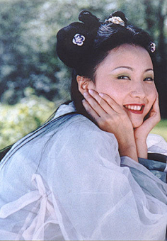 com采集隐湫采集到美人#装饰之花钿#花钿是女人脸上的一种花饰,吕一