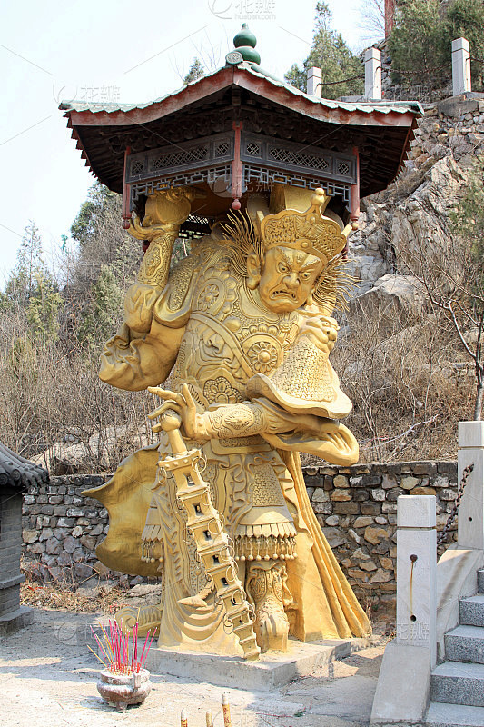 寺庙里的菩萨造像