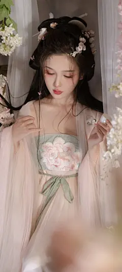 古装服唯美美女 茶杯 高清手机壁纸