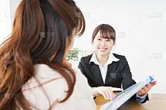 女人出差了