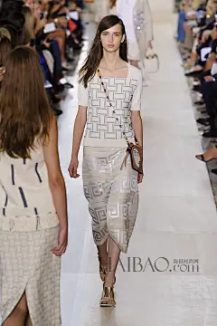 波西米亚的巴黎闲适而精致！托里·伯奇 (Tory Burch) 2015春夏女装秀，海报时尚网亲临2015春夏纽约时装周_第10页_Tory Burch