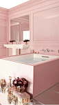 粉色浴缸