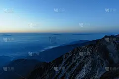 黎明时分的四郎马山