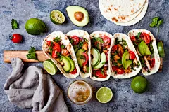 格子烤肉,五月五日节,西红柿,乡村风格,在上面,鳄梨,桌子,洋葱,自助餐