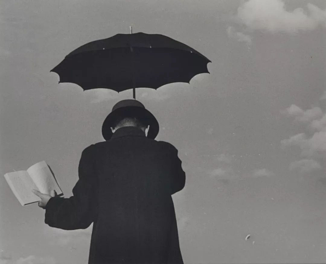 植田 正治 Shoji Ueda 植田 正治（うえだ しょうじ、1913年 3月27日 2000年 7月4日）は、日本の写真家。出生地で