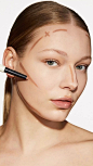 Quiet contour c/o Contour Stylus: Subtle enhancements to chisel and brighten—leaving your colleagues wondering how you woke up like this.

Model is wearing shade Travertine.

#VictoriaBeckhamBeauty #SculptAndDetail