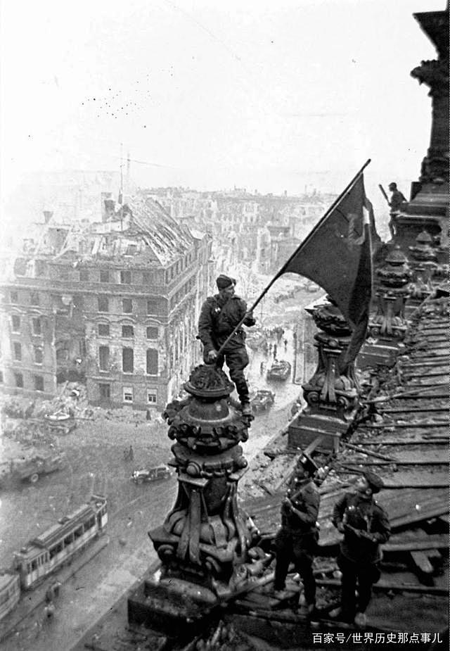 二战著名照片诞生的历史真相：1945年，...