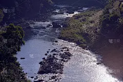 流