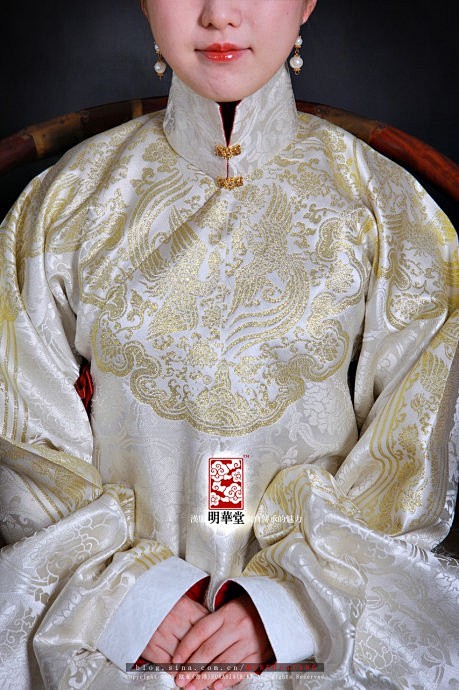 云肩通袖织金膝襕02