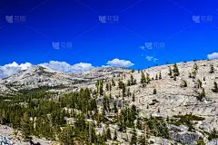 美国内华达山脉约塞米蒂国家公园的蒂奥加山口
