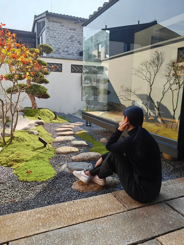 分享一个禅意别墅庭院花园营造杭州庭院设计-花瓣网