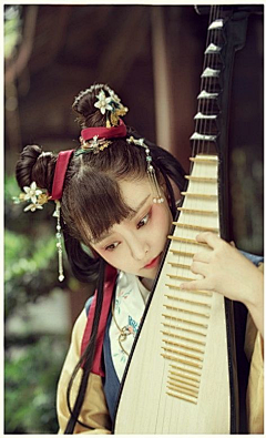 万爱姐采集到传统服装