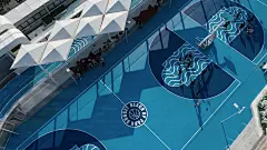 武汉江宸天街商业屋面景观：CITY-POP美学下的漂浮海滩球场 / FLO景观设计事务所
