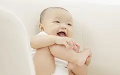 可爱宝宝特写桌面高清壁纸桌面壁纸3