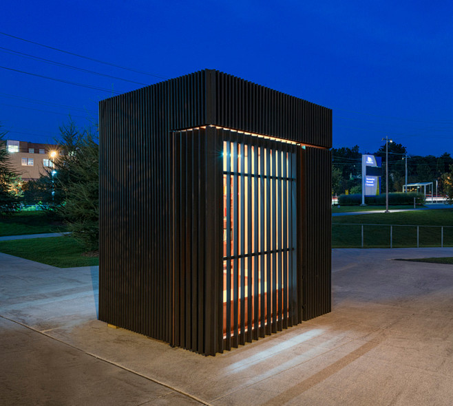 多伦多市郊的微型图书亭 —— 建筑学院