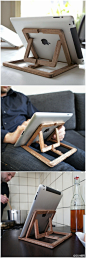 OOOMS的折叠木制iPad支架|微刊 - 悦读喜欢