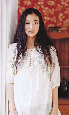 黄色笑脸侠采集到漂亮妹妹