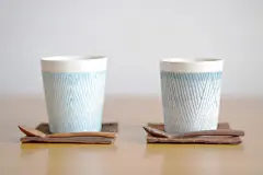 日本设计师KuSa FuNe手工陶艺作品《草舟の作品集》，有摆件，筷枕，碗，花瓶……。每一个作品都清雅可爱、富有童趣，全部纯手工制作。