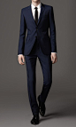 men fashion,blue suit,man in blue suit,men wearing suit,blue outfit,men blue outfit,blue outfit picture,blue outfit photo,