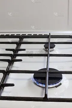 近距离的图像火从煤气灶