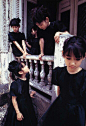 筱山纪信《少女馆》写真集（132P） : 筱山纪信(Shinoyama Kishin)，1940年出生于东京新宿，1958年毕业于日本大学摄影系。 在大学学习摄影期间，他就已经是一个为摄影界关注的富于创意的年轻摄影家。筱山于1966年获得日本摄影评论家协会新人奖。 1975...