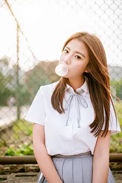 清纯校服美女甜美写真手机壁纸下载