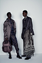 Dior Homme 2019-2020冬季系列时装秀 : 相约1月18日18点（GMT+1），欣赏2019-2020冬季男装系列时装秀 