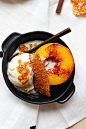 Peach Splits with Goma Praline 