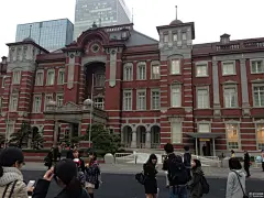 日本天皇平时生活的地方，1月2号和天皇生日时，皇居内部会开放，无需预约即可参观。...