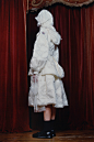 【多图】Moncler 4 Simone Rocha2020年秋冬高级成衣时装发布秀__VOGUE时尚网