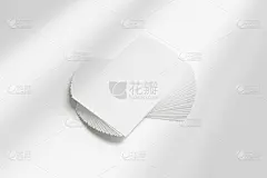 空白的横向名片扇形堆叠隔离在白色模板上，用于设计展示，品牌推广等。