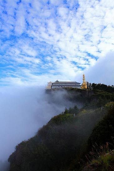 三座“宗教大山”自助游攻略