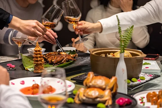 江浙菜系餐厅包间聚餐庆祝节日图片下载