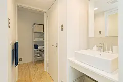永山3丁目第一住宅 #01｜無印良品のリノベーション｜MUJI INFILL 0 : 無印良品のリノベーション MUJI INFILL 0（インフィル・ゼロ）とは、自分らしく暮らすためのすっぴんの住空間。本当に必要なものだけを残して、暮らしの「0（原点）」をつくり、自由にパーツやアイテム、素材を「＋（プラス）」していくという住まいの発想です。