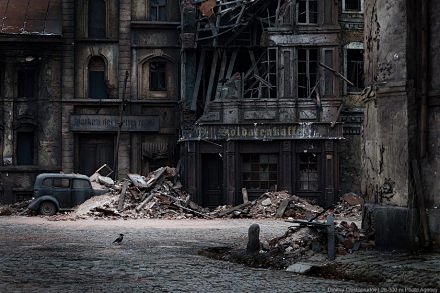 绘画参考华美的废墟这是一组位于德国东部废弃城镇的摄影它的居民们在