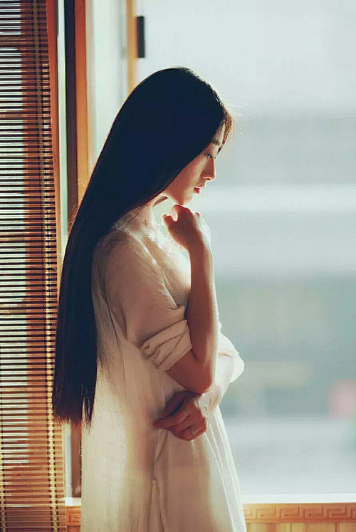 你来，或者不来，我一直都在。以一成不变的...