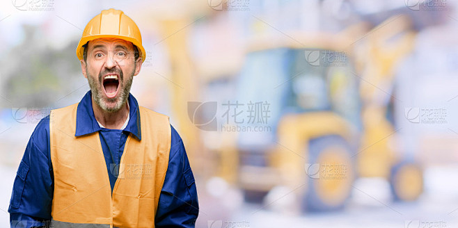 高级工程师、建筑工人压力大，惊恐万状，怒吼着气恼和沮丧。不愉快的姿态。恼人的工作使我发疯