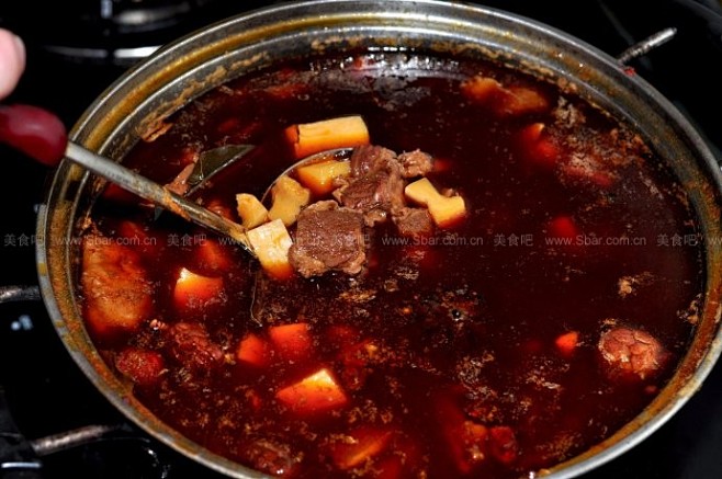 老成都正宗原汤红烧牛肉面的做法