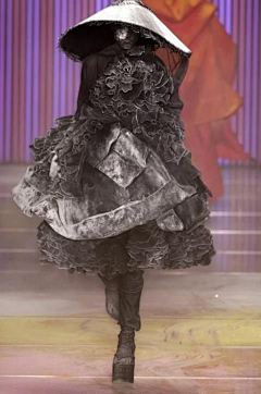 OOZO采集到John Galliano