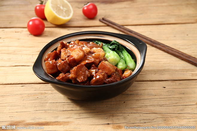 红烧肉煲仔饭