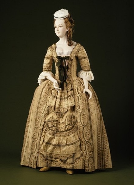 洛可可时代的英法女装